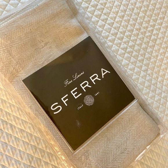 SFERRA DINNER NAPKINS - set of 6 “Chevron”. Color: Ecru - Picture 2 of 7